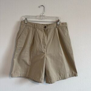 LL Bean Women’s Beige Shorts‎ Size 16